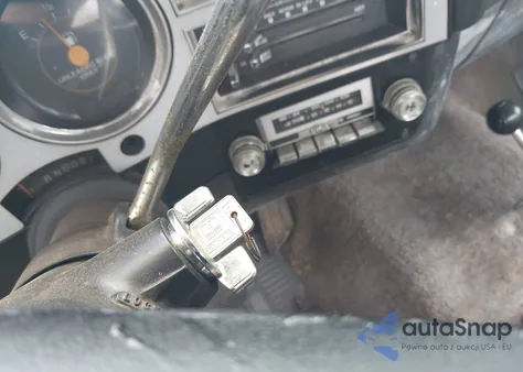 1984 Chevrolet K10 из США, поврежденный, VIN 1GCEK14H5EF322885